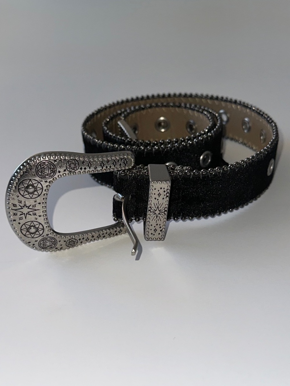 Urban Outfitters Celestial Silver Buckle Black Velvet Grommet Belt size Small